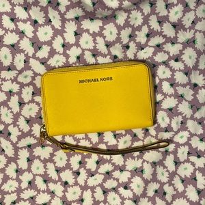 Michael Kors Jet Set Saffiano Zip Around Wallet